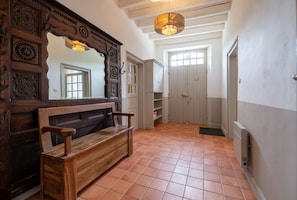 Interior - House, Lot | Hot Tub • Fire pit • Art & Deco (Bourdenay)