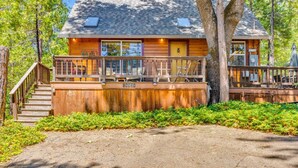 Unclassified image, 4 of 43, button - Hot Tub Walk to Downtown Cozy Cabin Lake Access/Sleeps 10 (Twain Harte)