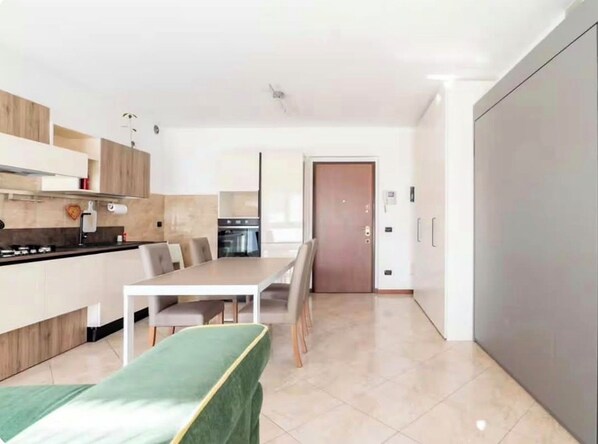 Dining - Lodi Apartment (Lodi)