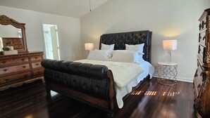 Unclassified image, 4 of 16, button -  Lovely Spacious 4-bedroom single home in tranquil Midlothian with AC (Midlothian)