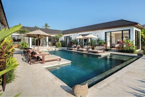 Unclassified image, 2 of 101, button - Luxury 6 Br Villa in Ubud w Pool Spa Rice Field (Gianyar)