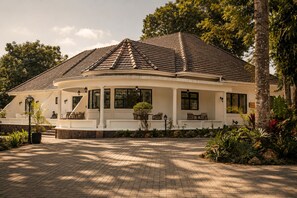 Unclassified image, 2 of 6, button - Haile Boutique Hotel (Arusha)