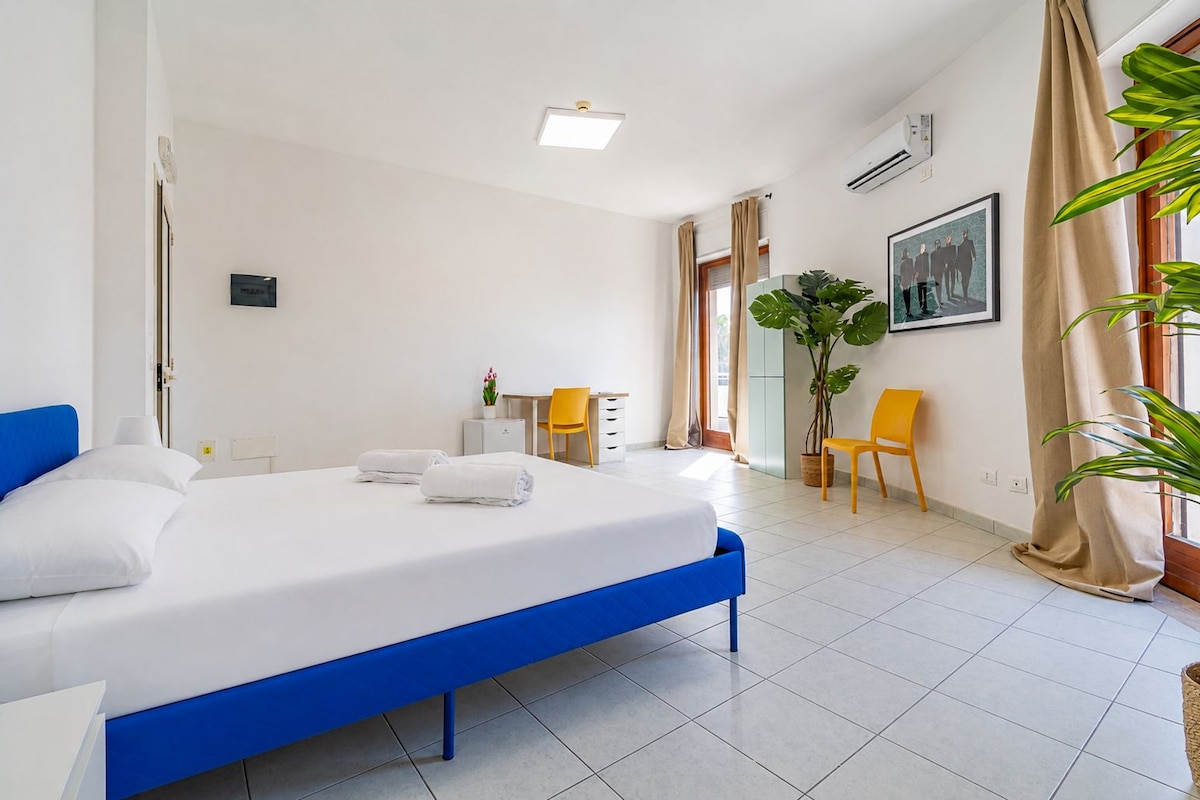 Classic Room, Balcony, Sea View | Meja, ruang kerja komputer riba, Wi-fi percuma 