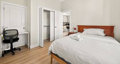 Surrey City Centre Ensuite near Skytrain