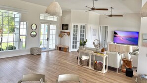 Unclassified image, 4 of 35, button - Welcome to VillaBella, a luxury 5 BR/3BA waterfront home 5 minute drive to beach (Marco Island)