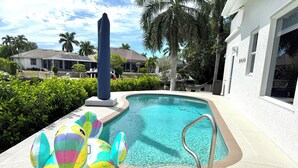 Unclassified image, 3 of 35, button - Welcome to VillaBella, a luxury 5 BR/3BA waterfront home 5 minute drive to beach (Marco Island)