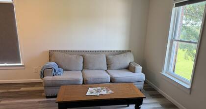 Welcoming 1-bedroom Apartment in Hayden