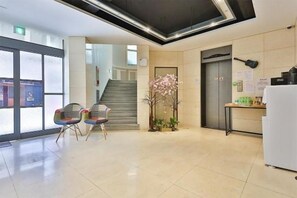 Lobby - rakuhotel (Gimhae-si,)