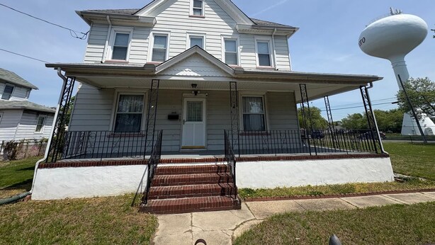 Exterior - Spacious Home with Multiple Beds & Ample Free Parking (Paulsboro)