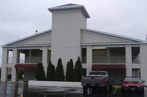 Unclassified image, 3 of 7, button - 21B Motel (West Coxsackie)
