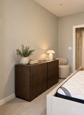 Room - Classic Condo on Prince - Walk to Downtown! (Athens)