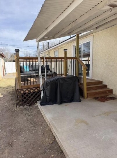 4BR/3BA Home With Game Room, Grill, Deck Sleeps 10