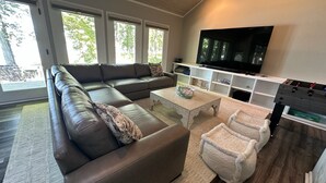 Unclassified image, 5 of 28, button - 400ft of Lakefront paradise, 3 bed, 2.5 bath (Mineral)