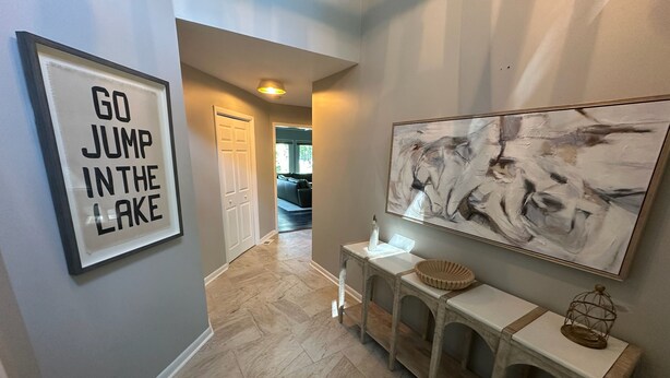 Unclassified image, 1 of 28, button - 400ft of Lakefront paradise, 3 bed, 2.5 bath (Mineral)