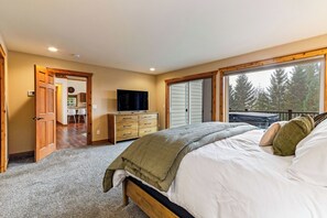 Unclassified image, 3 of 56, button - The BEDROCK – Private Mountain Home with Hot Tub, Fire Pit, and Mt. Views (Randle)