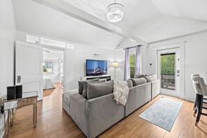 Luokittelematon kuva, 3 kautta 17, painike