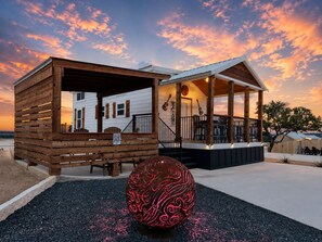Exterior - Firefly Resort-Luxury Amenities-Next to Luckenbach - Comfortably In-Concert #264 (Fredericksburg)