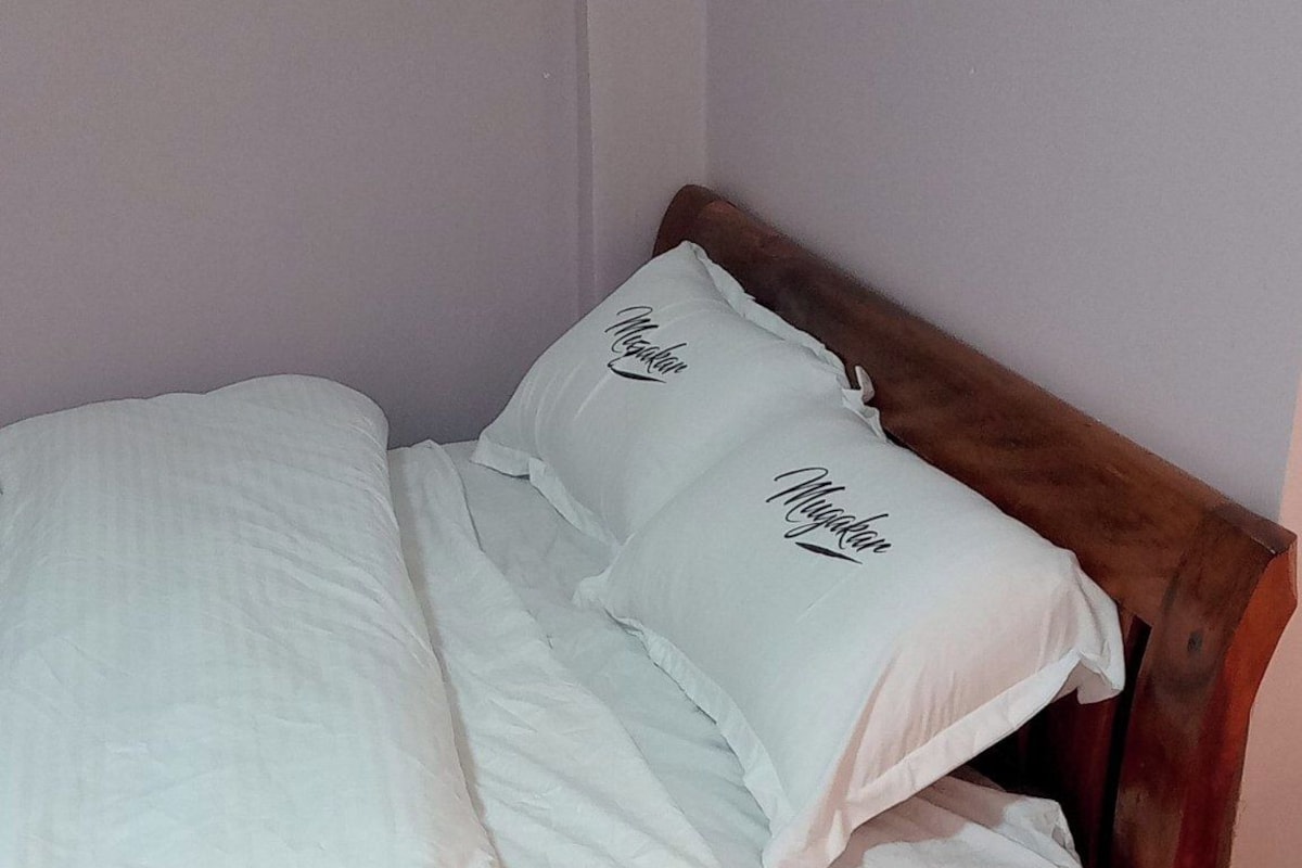 Comfort Single Room | Premium bedding, down comforters, memory foam beds, desk