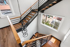 Interior - Nutmeg Skyline 2BR in Downtown San Diego with patio, WiFi, parking. (San Diego)