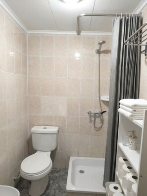 Bathroom - Sinchi Warmi 1 - Cozy & Central in Patagonia (Punta Arenas)