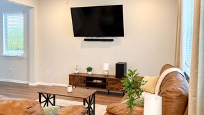 Unclassified image, 3 of 26, button - 3BR Kyle Home, Pool Access, Grill & Fast Wi-Fi (Unknown)