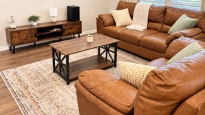 Unclassified image, 5 of 26, button - 3BR Kyle Home, Pool Access, Grill & Fast Wi-Fi (Unknown)