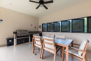 Unclassified image, 4 of 41, button - 18th-Floor Ocean View · Walk to Beach (Jaco)