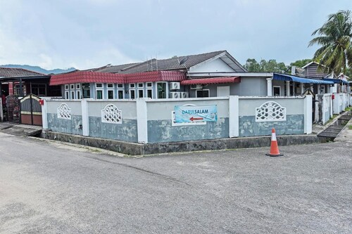 Darul Salam Orkid INN By Zuzu