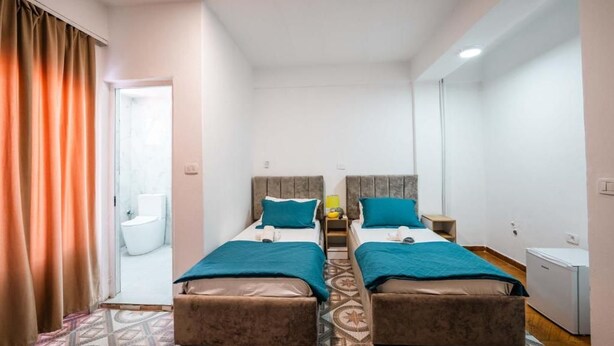 Room - Lion Hotel (Golem)