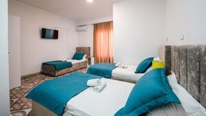 Room - Lion Hotel (Golem)