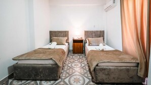 Room - Lion Hotel (Golem)
