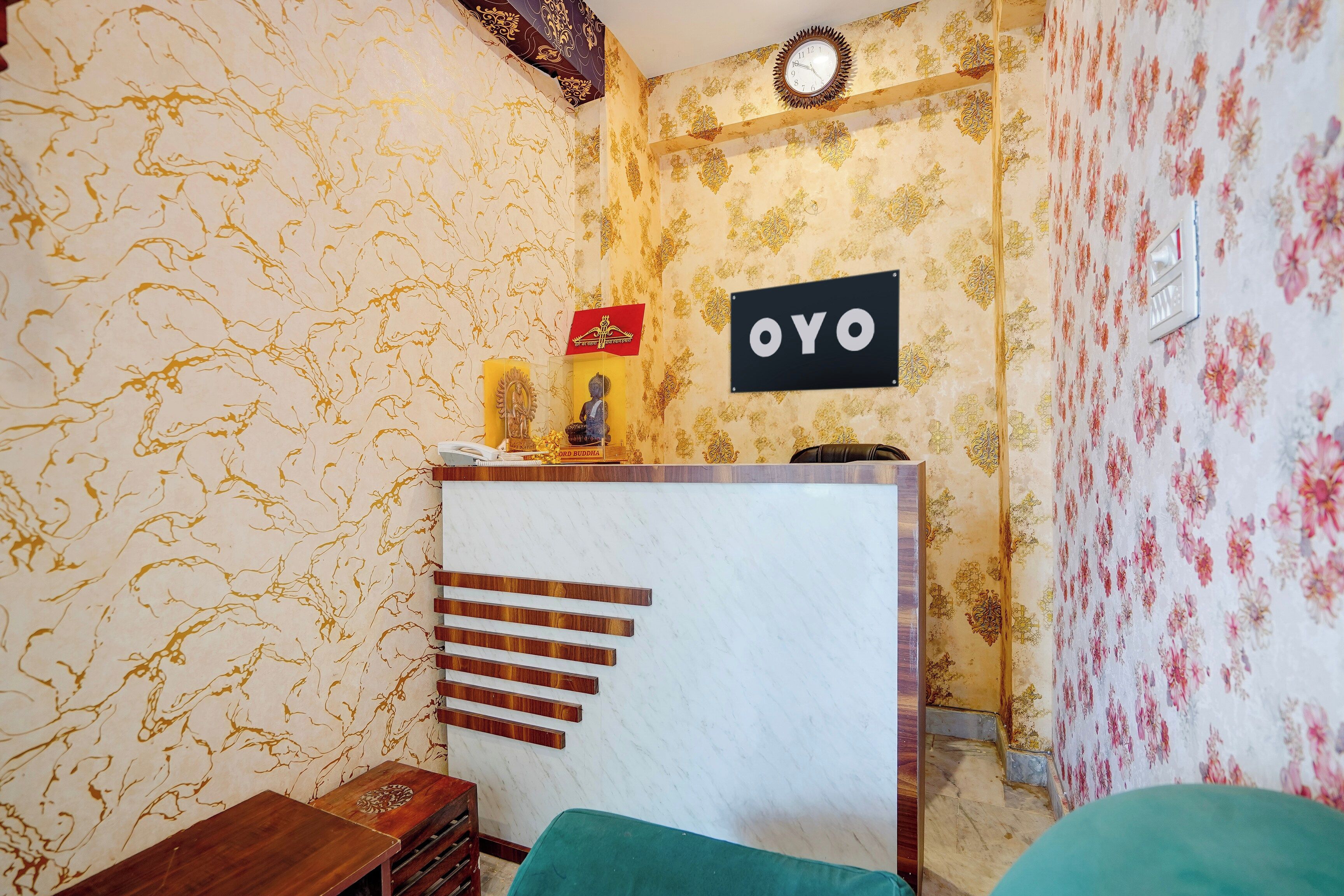 Quầy tiếp tân