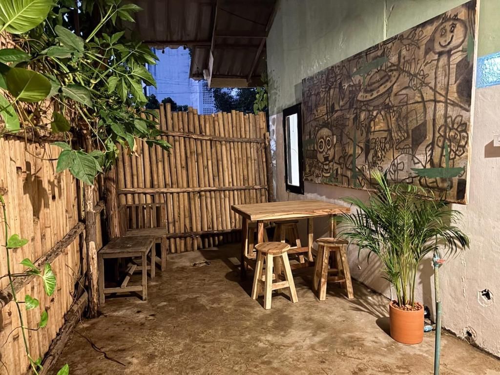 House, 2 Bedrooms | Outdoor dining