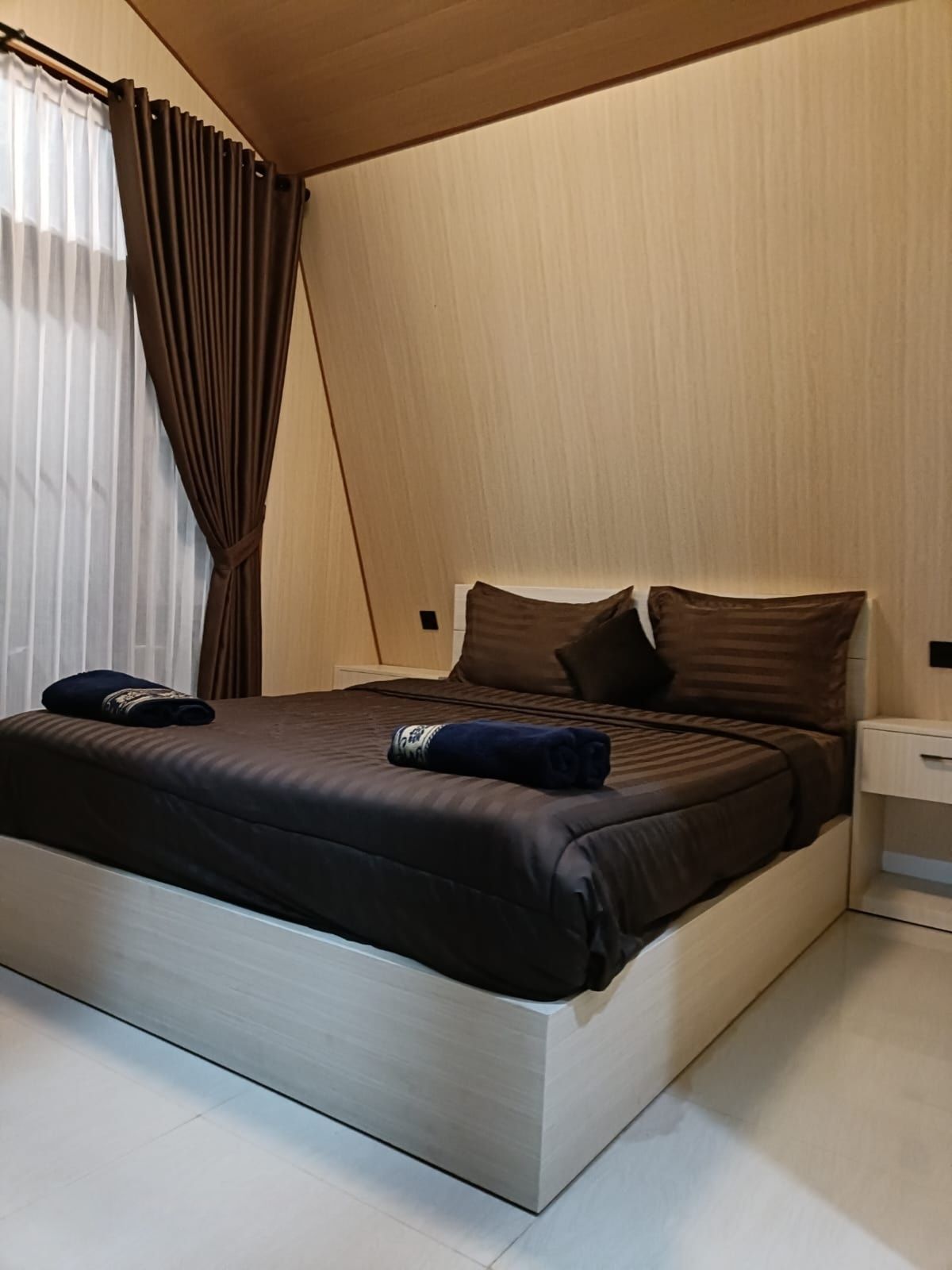 Cabin, 1 Bedroom | WiFi (free), bed sheets