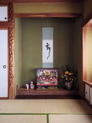 Interior - Nouveau Marche (katori niichiba)
