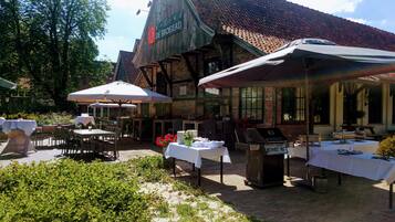 Buiten dineren