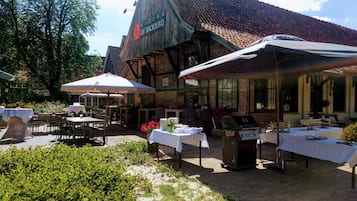 Buiten dineren