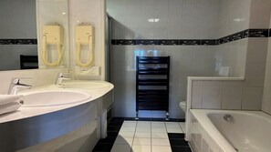 Luokittelematon kuva, 5 kautta 35, painike