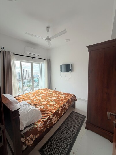 Spacious Sea View Apartment 3 Bedrooms 2 Bathrooms