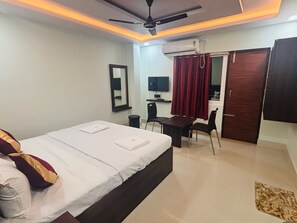 Unclassified image, 3 of 18, button - Townhouse Oak Phaltan Formerly (Phaltan)