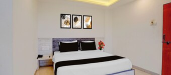 Collection O Sunset Point Pangari