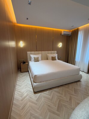 Ảnh chưa phân loại, 3 trong số 12 ảnh, nút