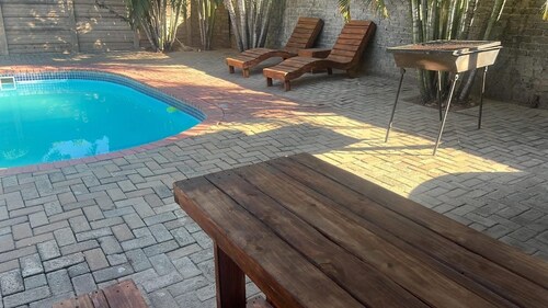 Happy Time Guest House 