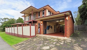 Exterior - Central Spacious Brick Family Home (Cowes)