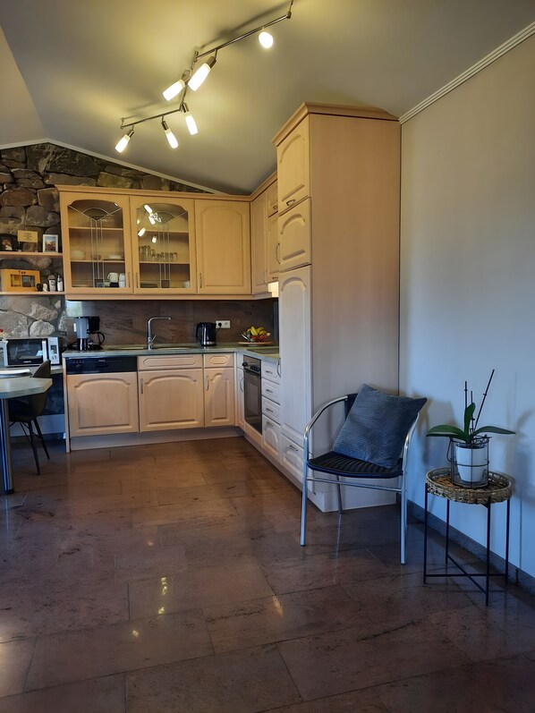 Nicht klassifiziertes Bild, 1 von 16, Schaltfläche