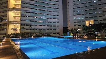 Kolam renang terbuka