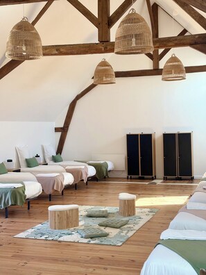 Unclassified image, 2 of 12, button - Charming dormitory with cathedral-style ceilings — Sleeps 14 at the Domaine (Banneville-la-Campagne)