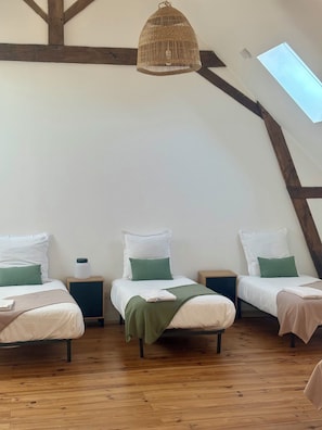 Unclassified image, 5 of 12, button - Charming dormitory with cathedral-style ceilings — Sleeps 14 at the Domaine (Banneville-la-Campagne)
