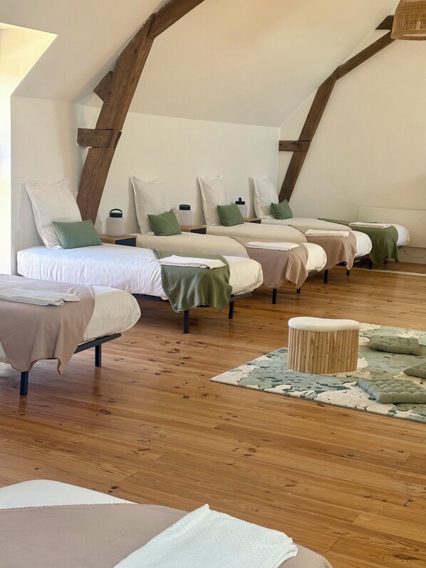 Unclassified image, 1 of 12, button - Charming dormitory with cathedral-style ceilings — Sleeps 14 at the Domaine (Banneville-la-Campagne)