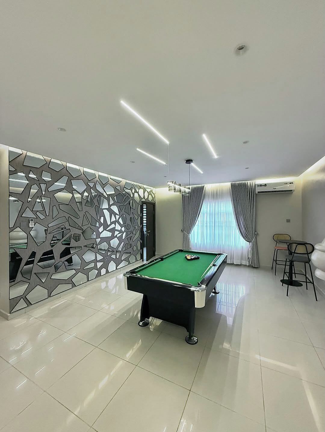 Deluxe Apartment, Balcony, City View | Game room